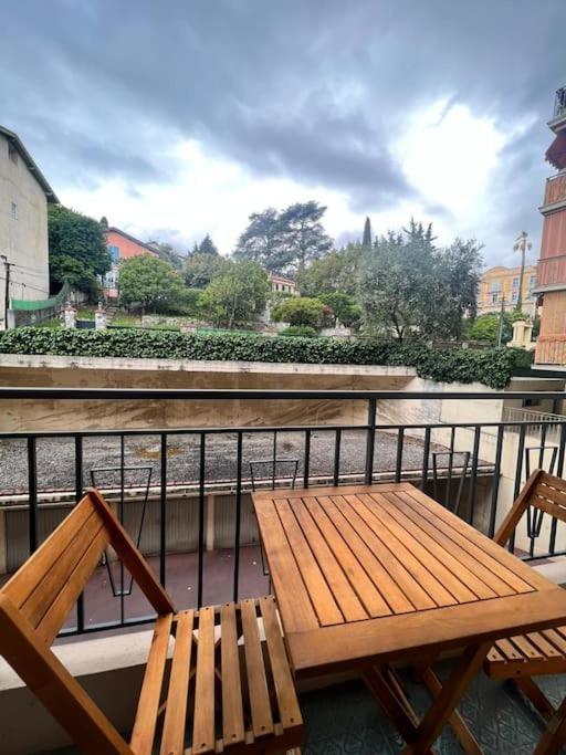 Апартаменты Beau 2 Pieces,Terrasse, Parking Menton Centre Экстерьер фото